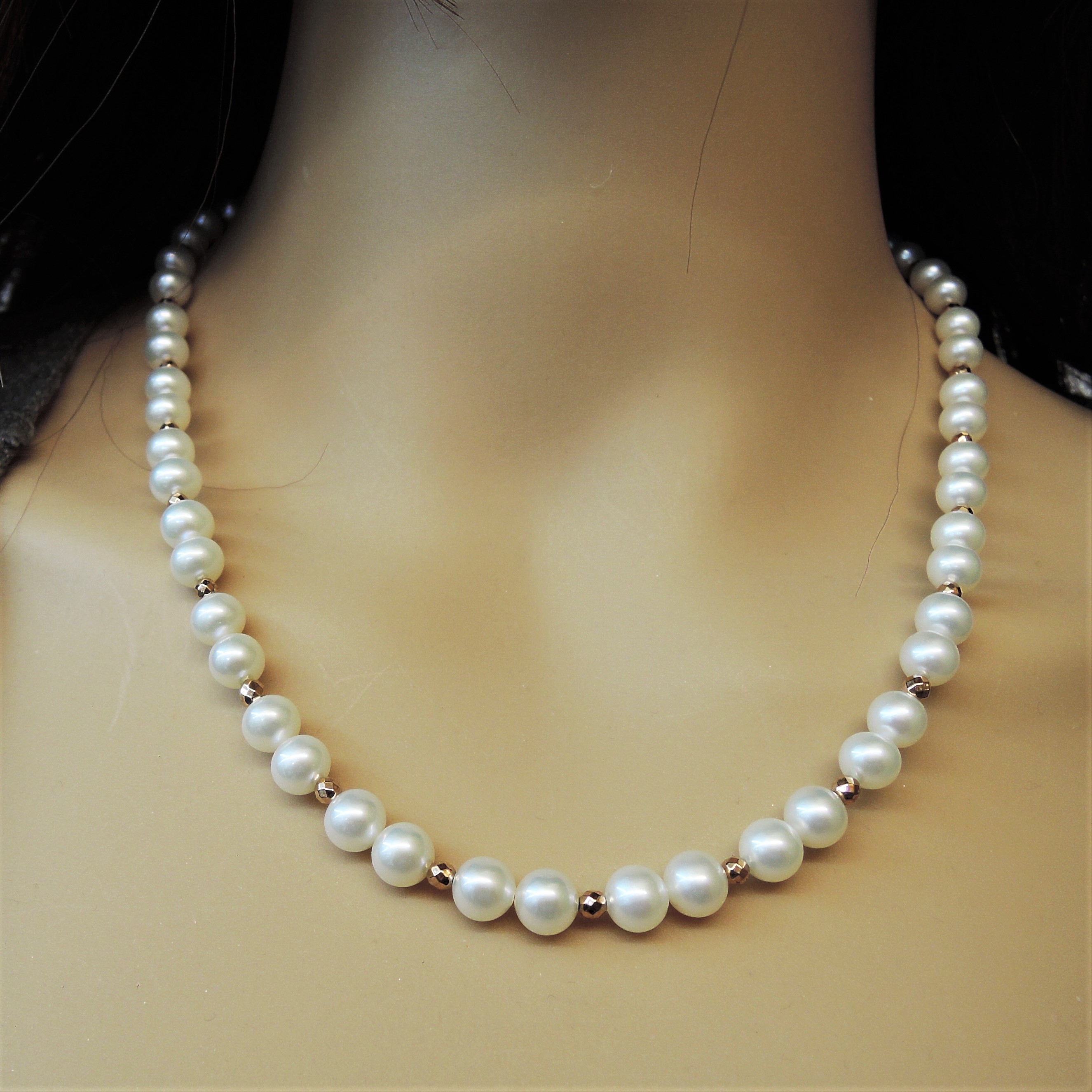 Edelsteinkette Süßwasser Perlen und Hämatin